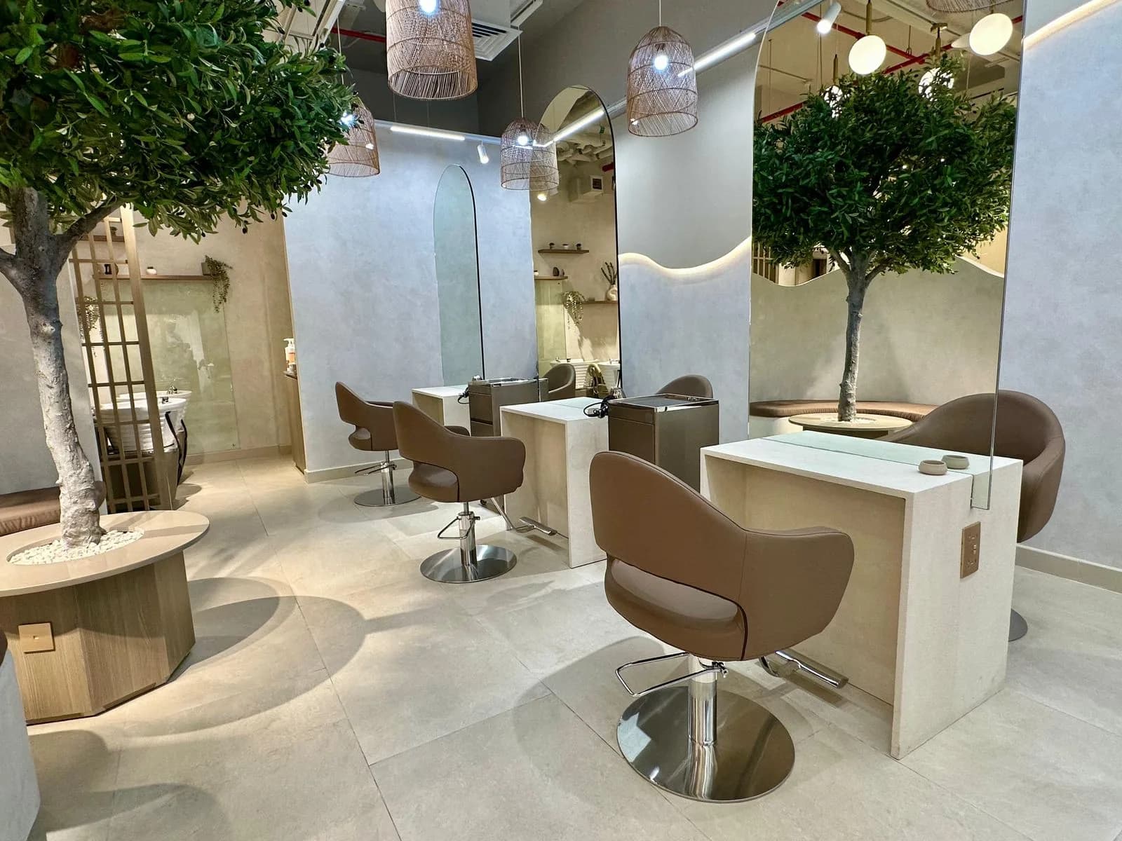 MYSTT salon wideview